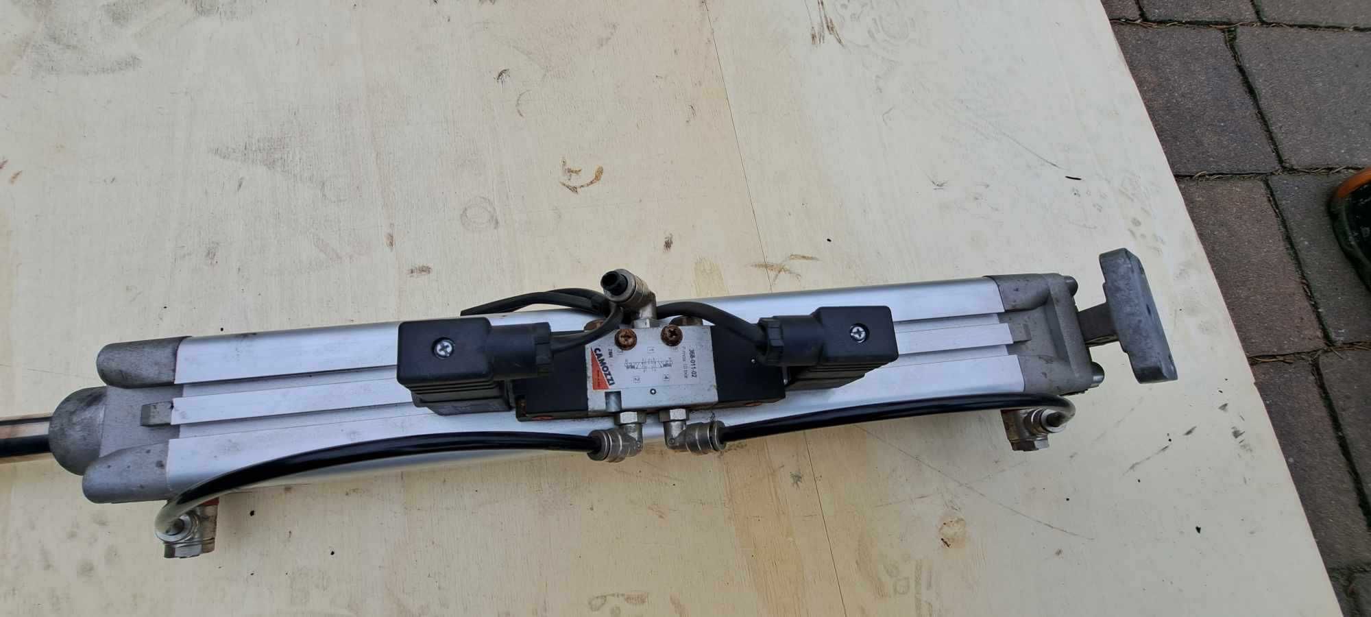 siłownik pneumatyczny Camozzi 61M2P050A0320R