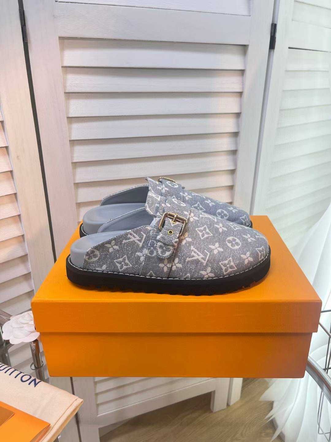 Louis Vuitton Buty, sandaly klapki, skora 180211