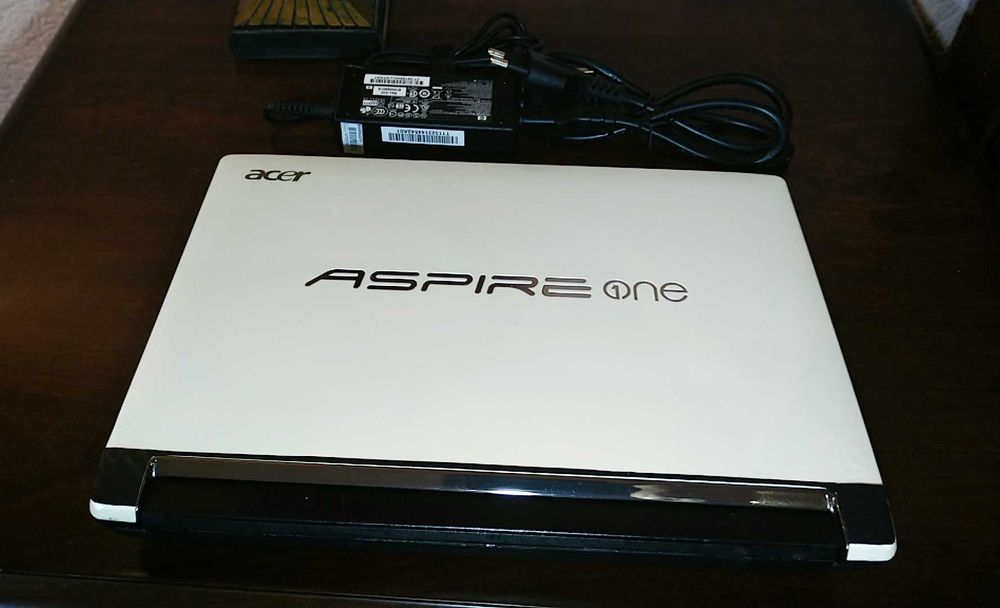 Ноутбук Acer aspire one 533 маленький нетбук