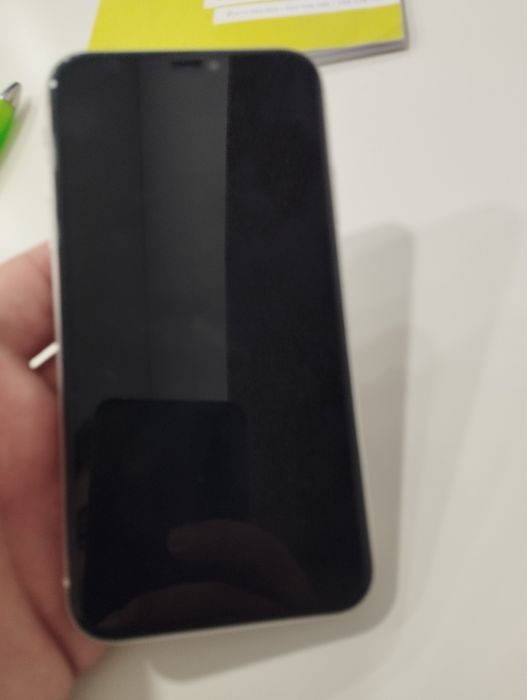 Iphone em bom estado apenas com um fratura na trazeira