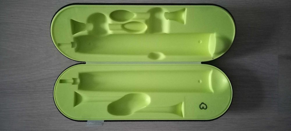 Etui z ładowarką do szczoteczki Philips