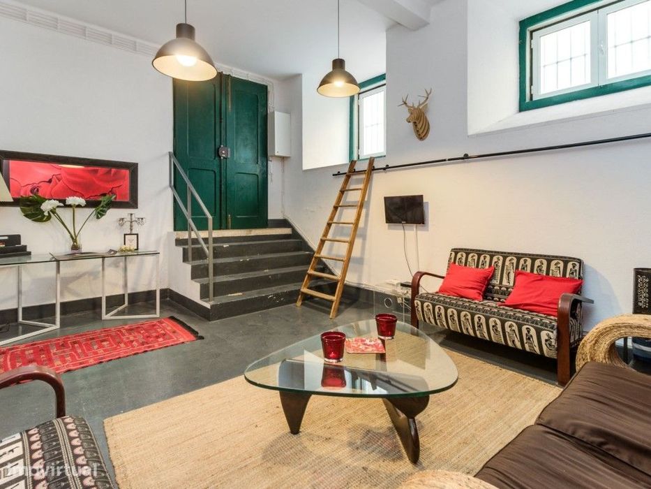 Armazém junto à sé de Lisboa em Alfama, Lisboa