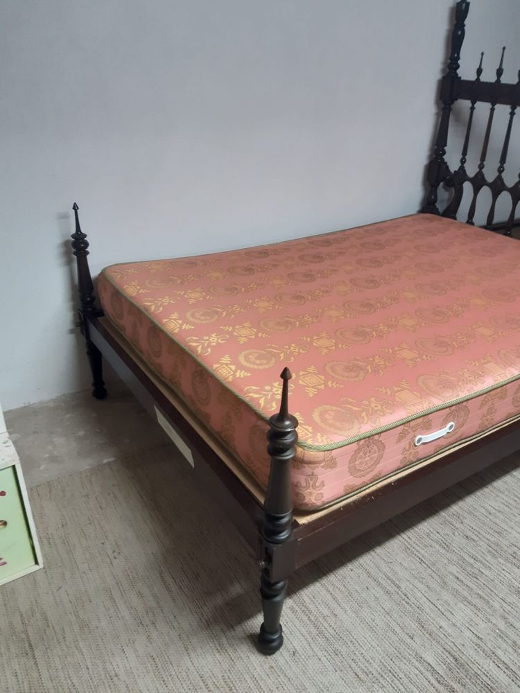 Cama de corpo e meio