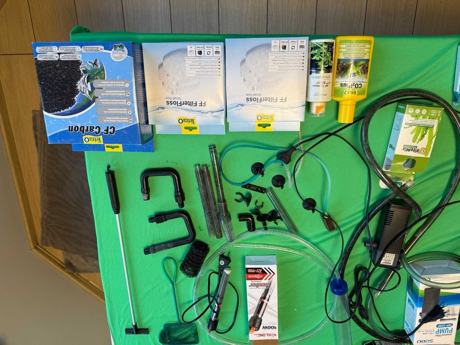 Akwarium plus szafka .