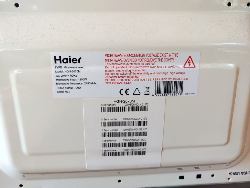 Sprzedam kuchenkę mokrofalową Haier.