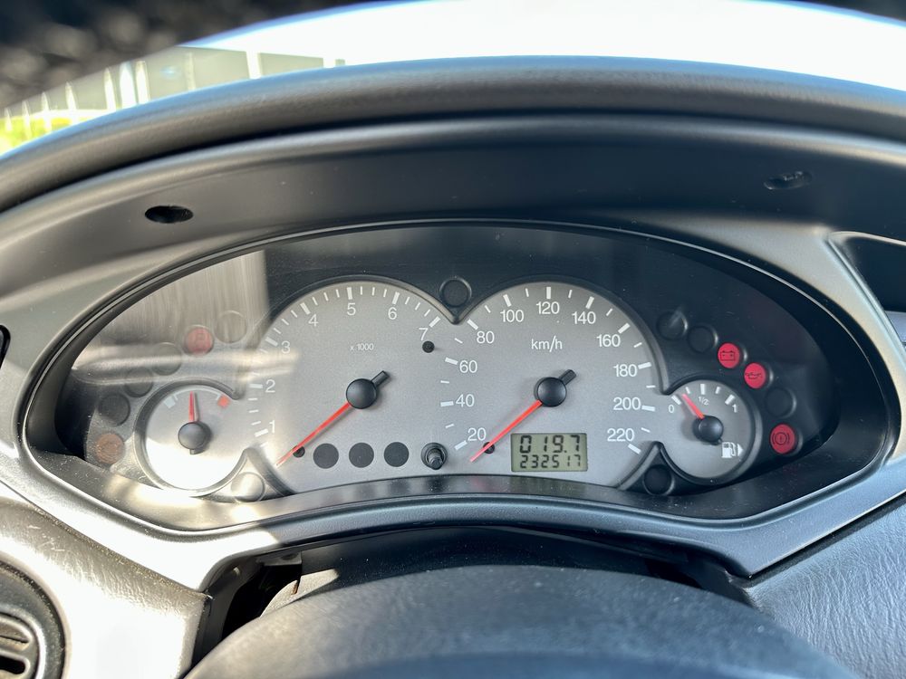 Ford Focus F2000 Gasolina/GPL