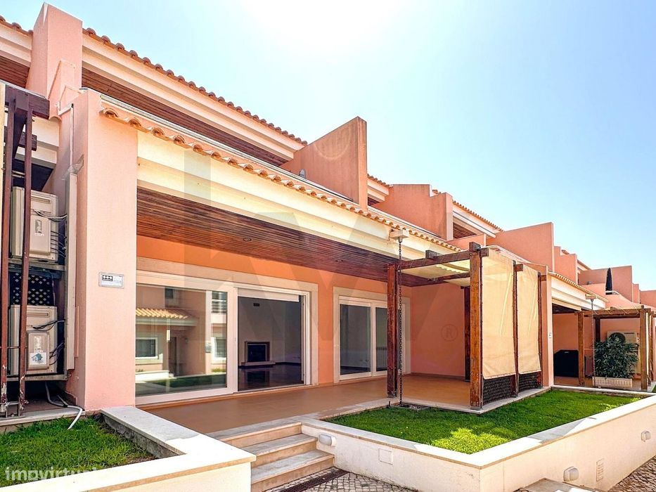 Moradia T5 em Condomínio privado, Cascais para venda
