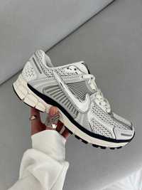 Жіночі кросівки Nike Zoom Vomero 5 білий з сріблом 770286 НОВИЗНА