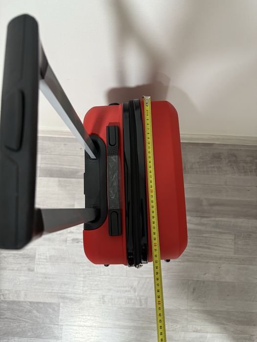 Продам ручну поклажу,нову валізу