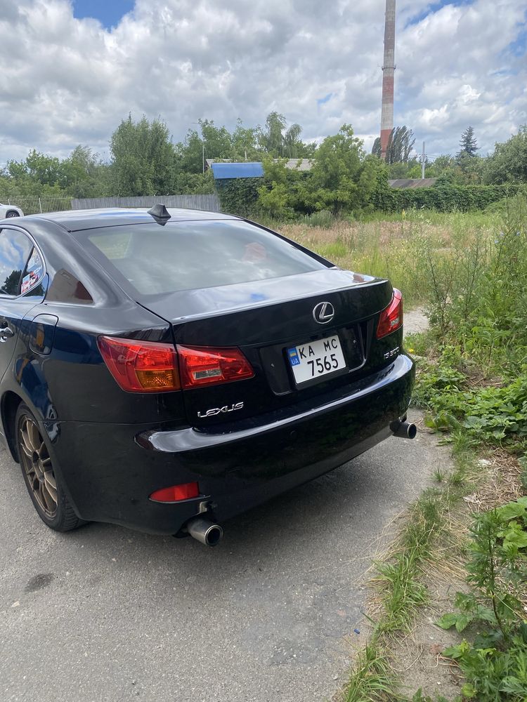 Lexus is300 араб