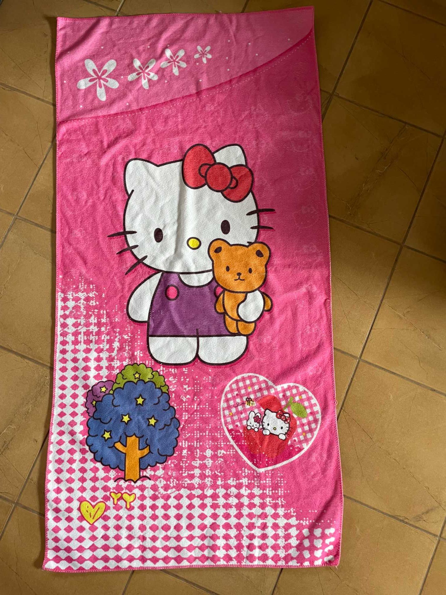 Różowy dziewczęcy ręcznik plażowy Hello Litty duży 69x138 nowy
