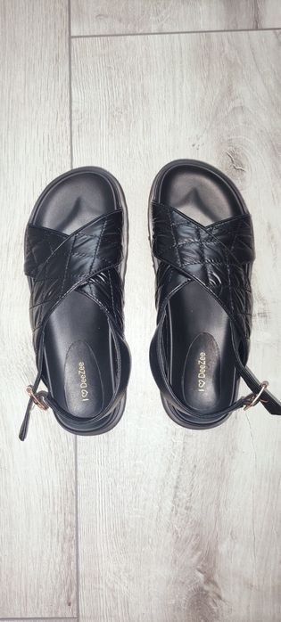 Жіночі сандалі DeeZee