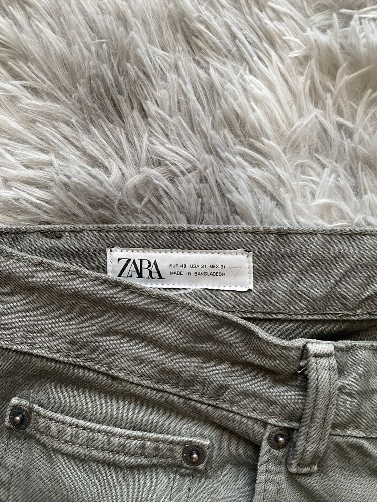 Calças Regular Fit Zara (costumizadas)