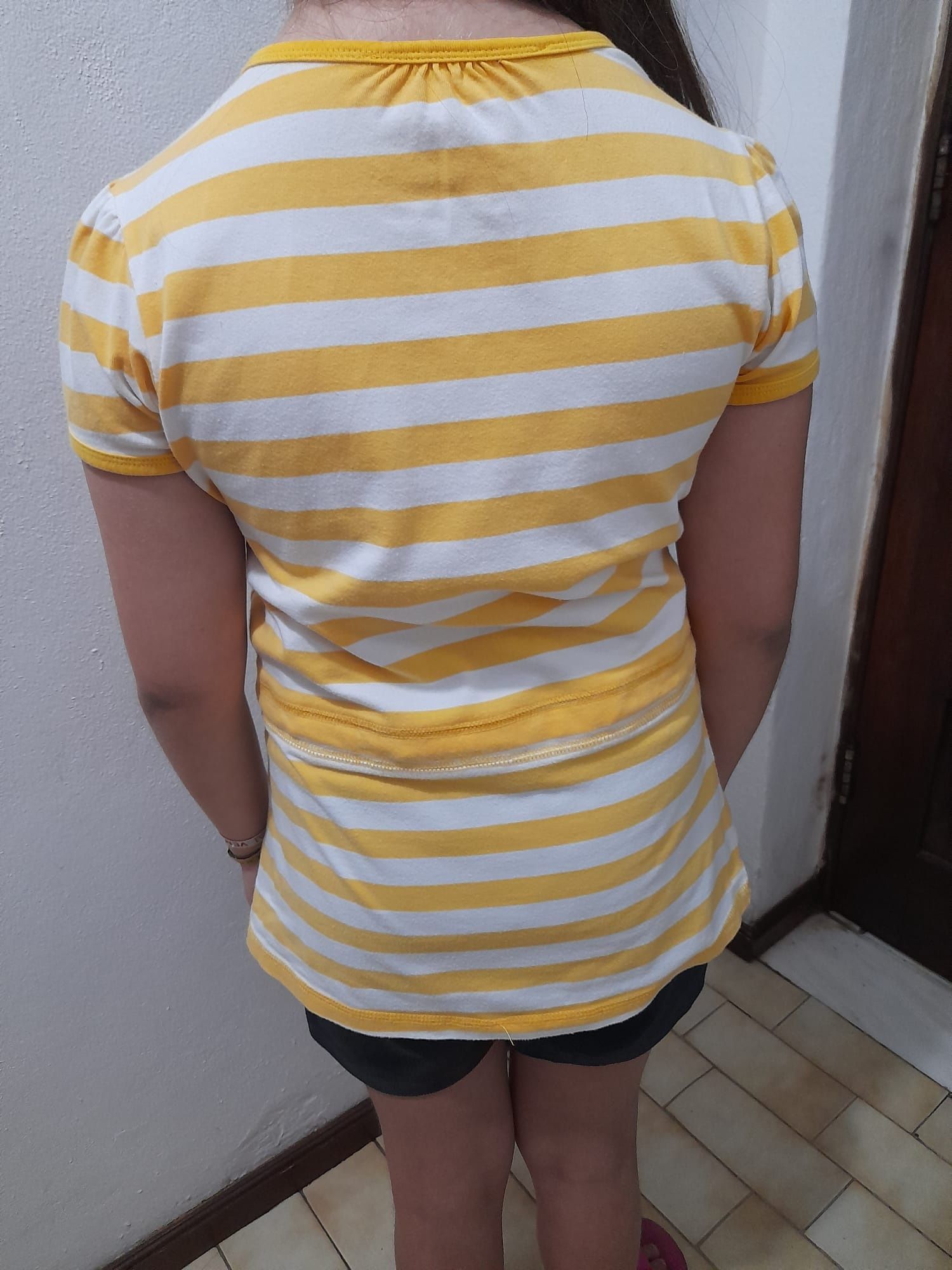 T shirt amarela riscas menina 9/10 anos