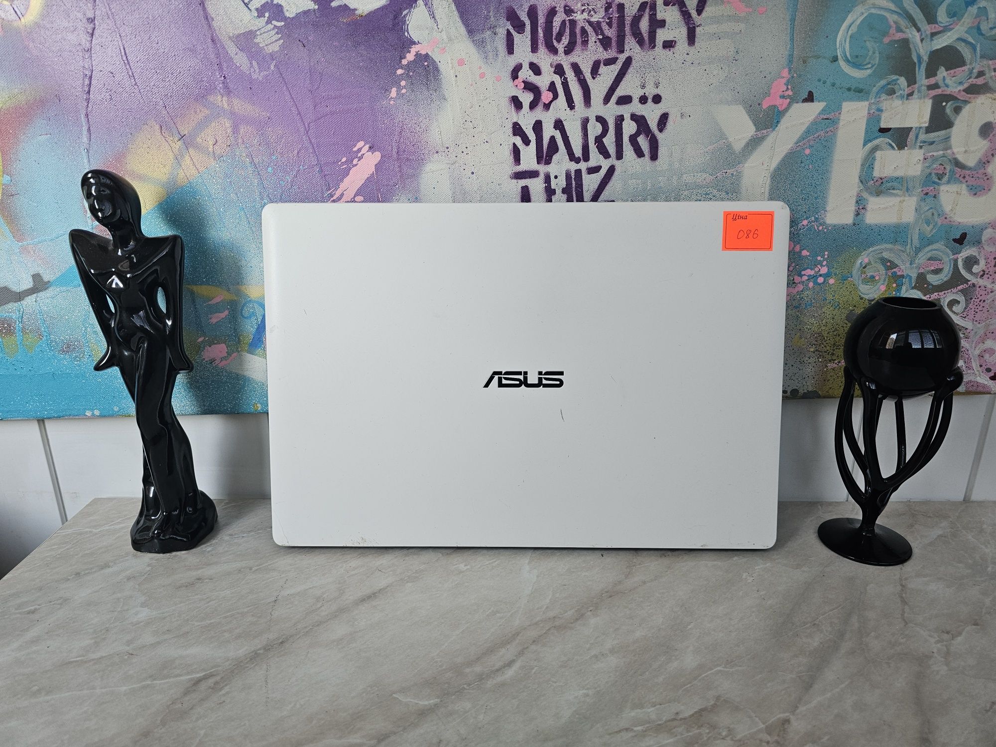 Стильний ноутбук Asus