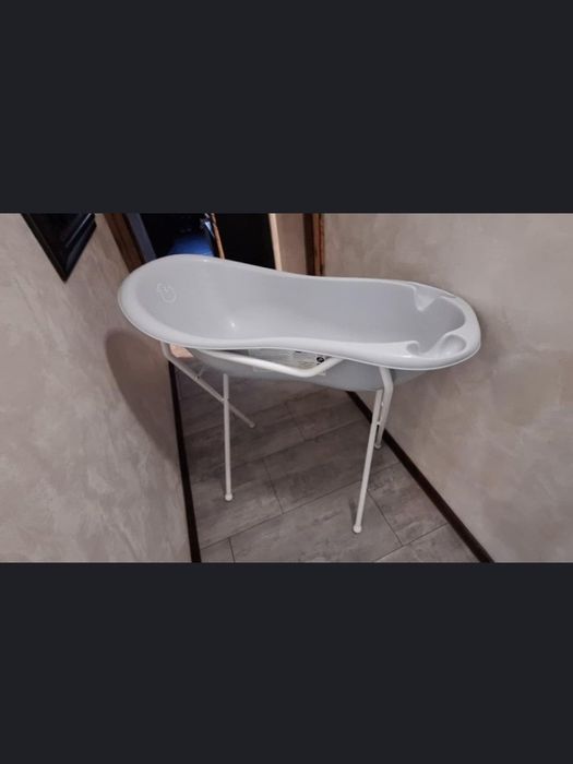 Wanienka ze stelażem Tega + Kosz mojżesza ze stelażem i daszkiem