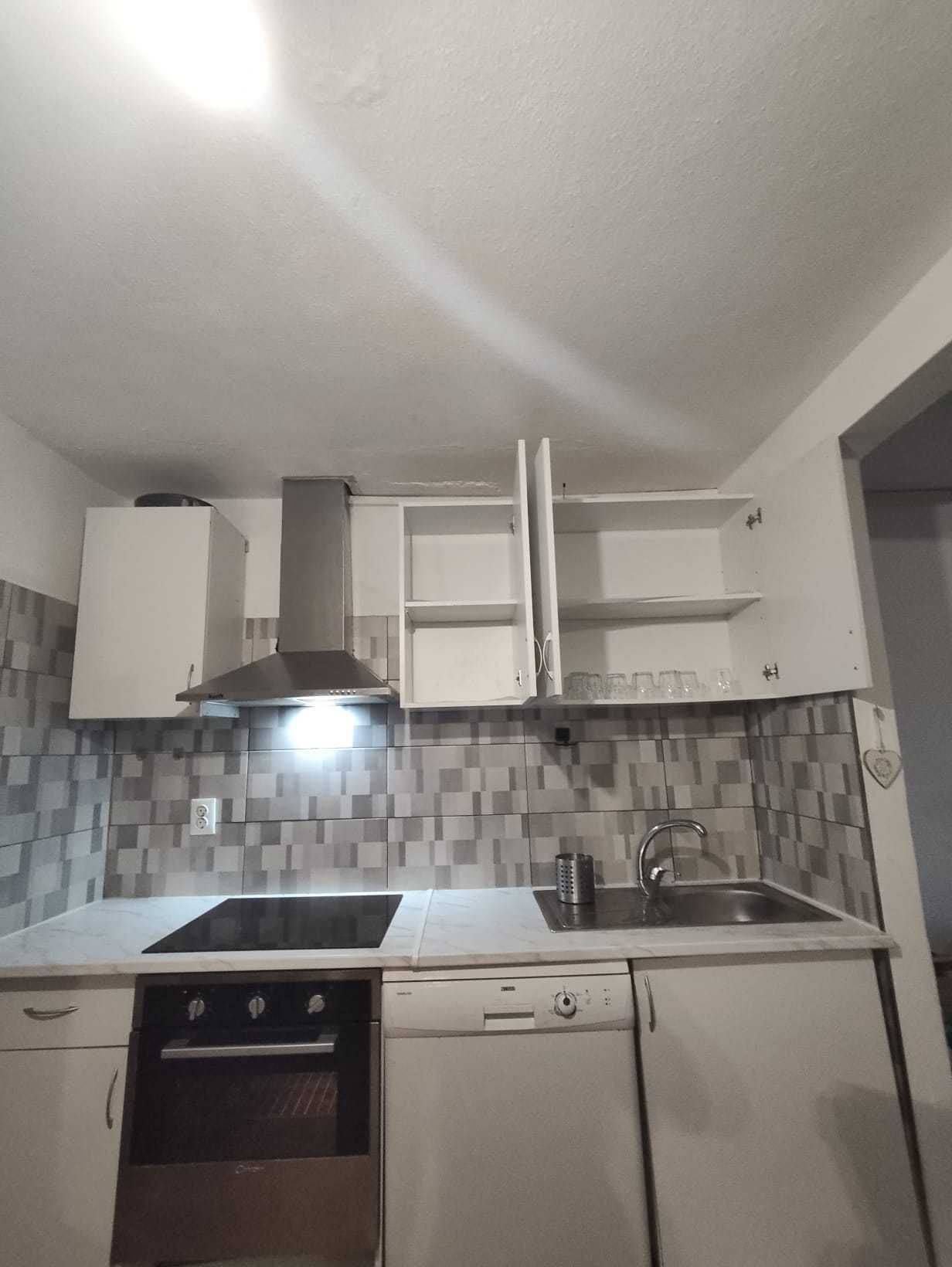 Cozinha a bom preço em excelente estado Equipada