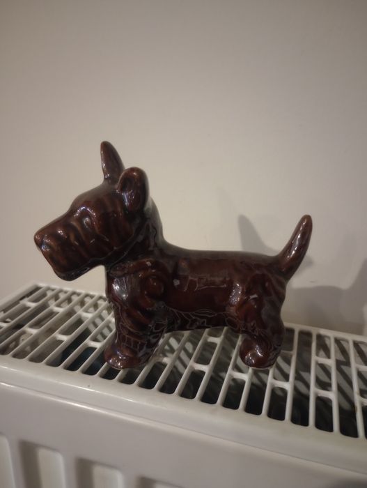 Stara ceramiczna figurka Pies Terrier