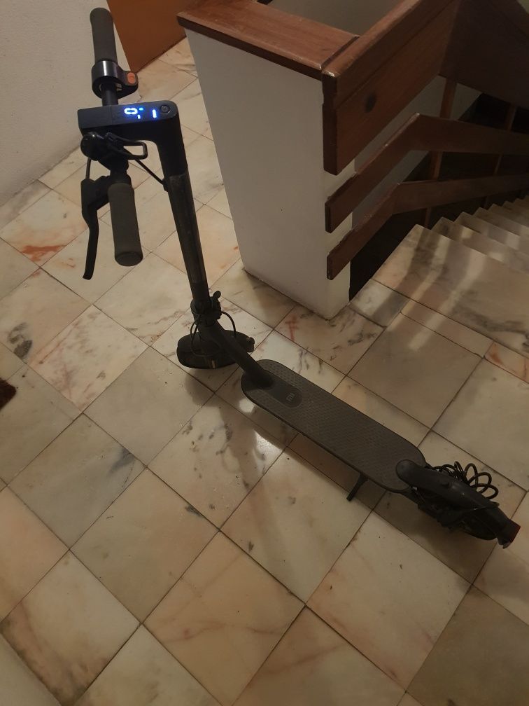 Mi electric scooter