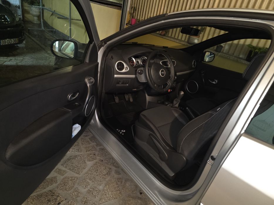 Renault clio comercial 2012