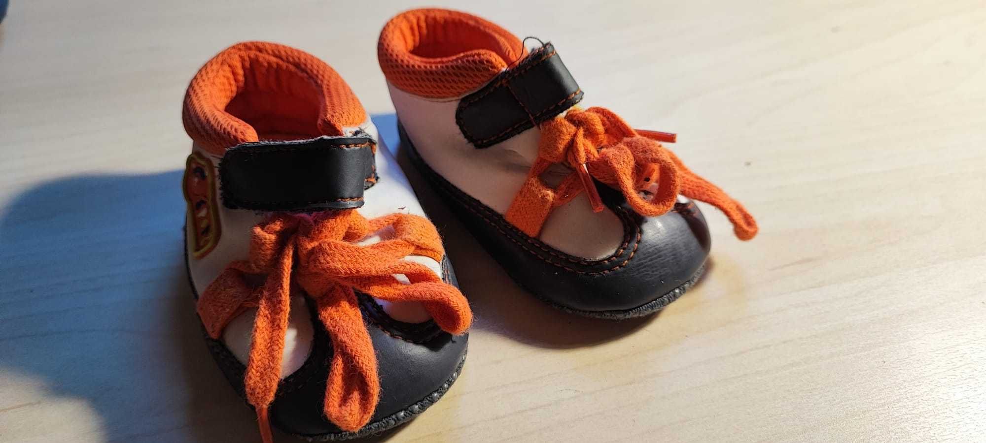 Sapatos ténis bebé laranja