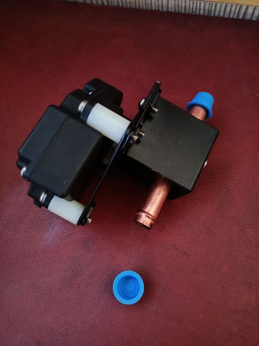 Електроклапан пічки Бобкет Bobcat 6689696 Valve Heater Cab