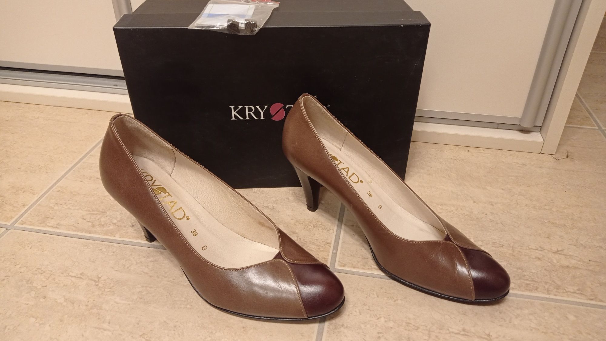 Buty damskie czółenka skórzane Krystad r. 39