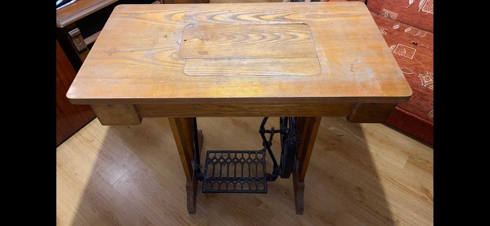 Zabytkowe maszyny do szycia- "SINGER" oraz "POKÓJ"