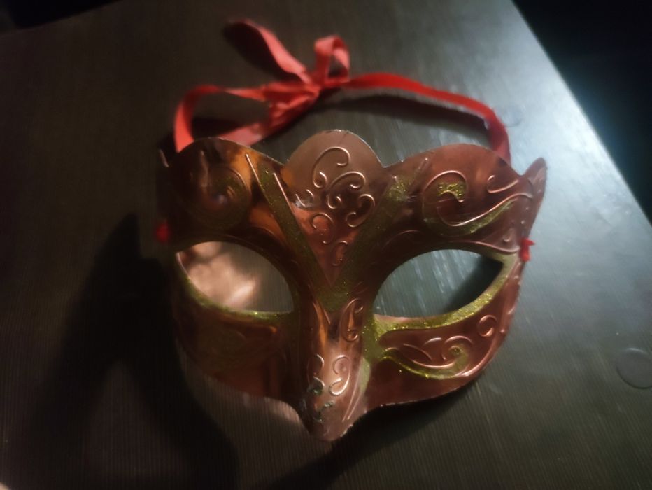 Карнавальная маска,новая