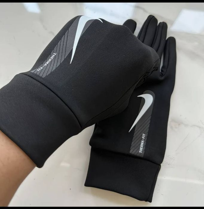 Сенсорные Перчатки Nike Swoosh на Микрофлисе (М,Л)