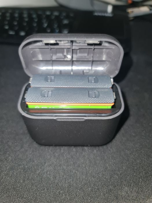 Duas baterias com base de carregamento para Insta360 X3 novas