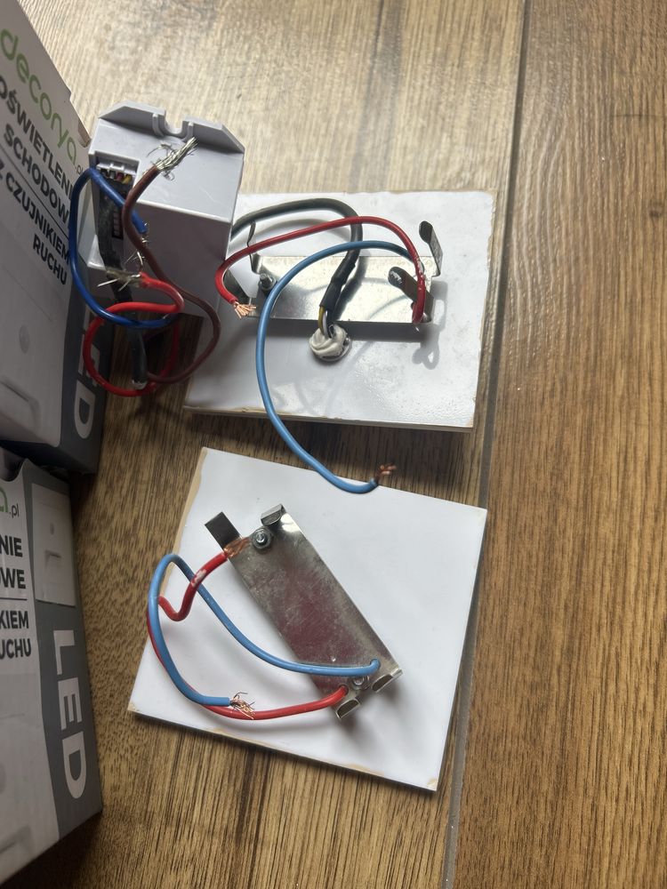 7 lamp schodowych + 2x czujnik ruchu