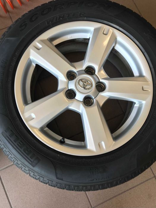 Sprzedam koła Rav 4 zimowe 215/65/17 5x114,3