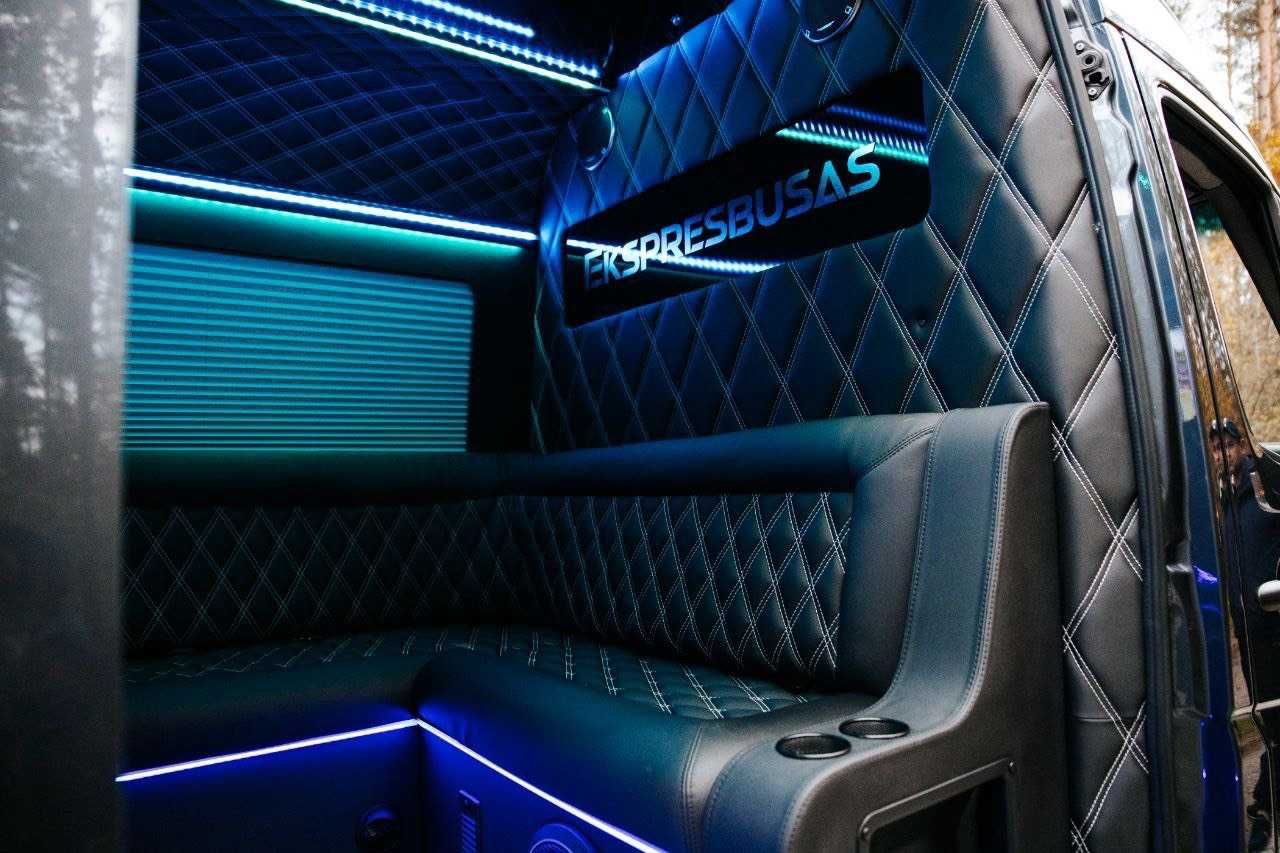 Wynajem Wypożyczalnia Samochodów PARTY BUS