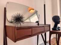Toucador Vintage dos Anos 60 em Teca, Design de Arne Vodder
