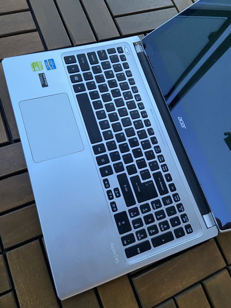 Laptop Acer aspire V5-571