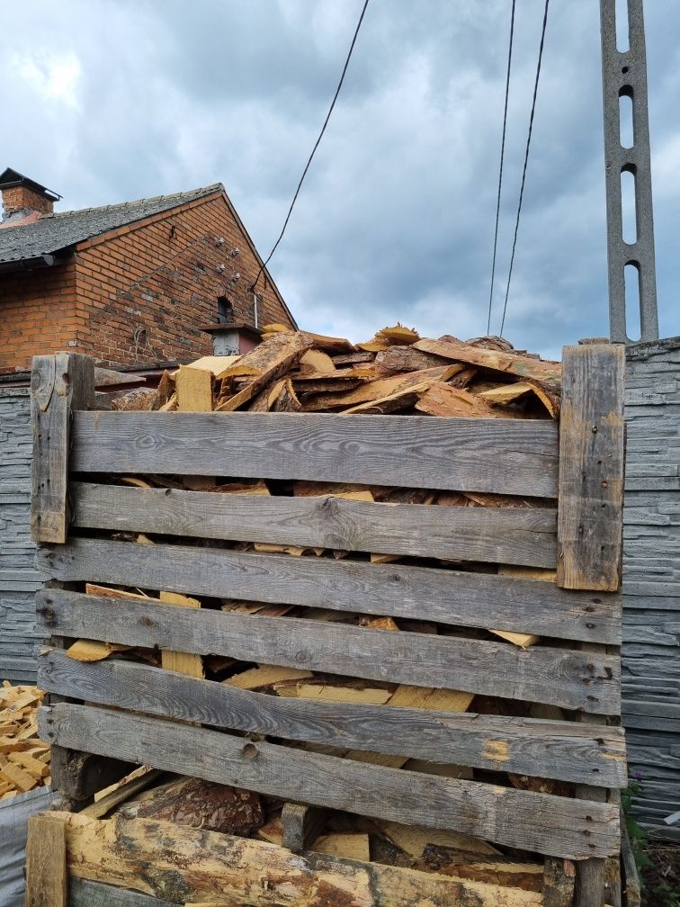 Zrzyny pocięte na kawałki luzem