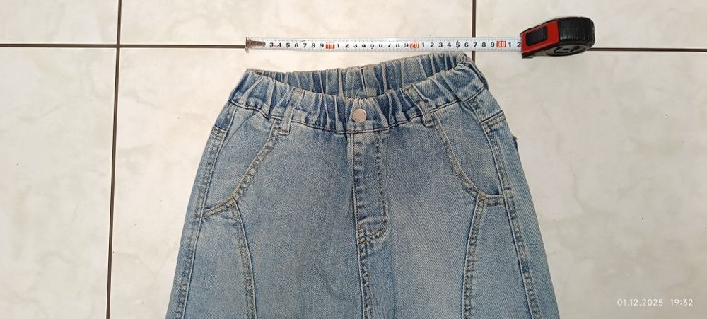 Джинси для дівчинки.