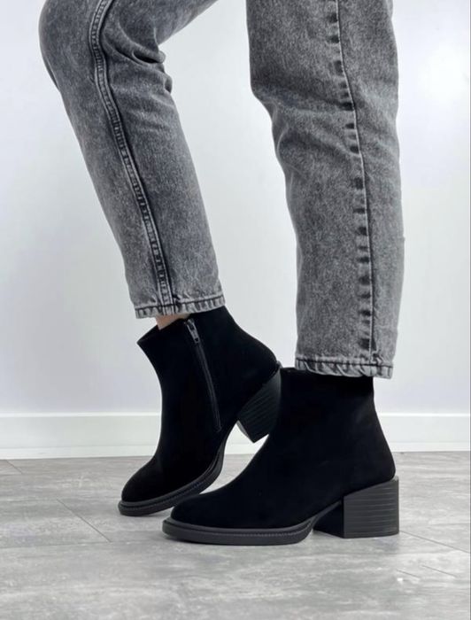 Демісезонні ботінки 39 розмір