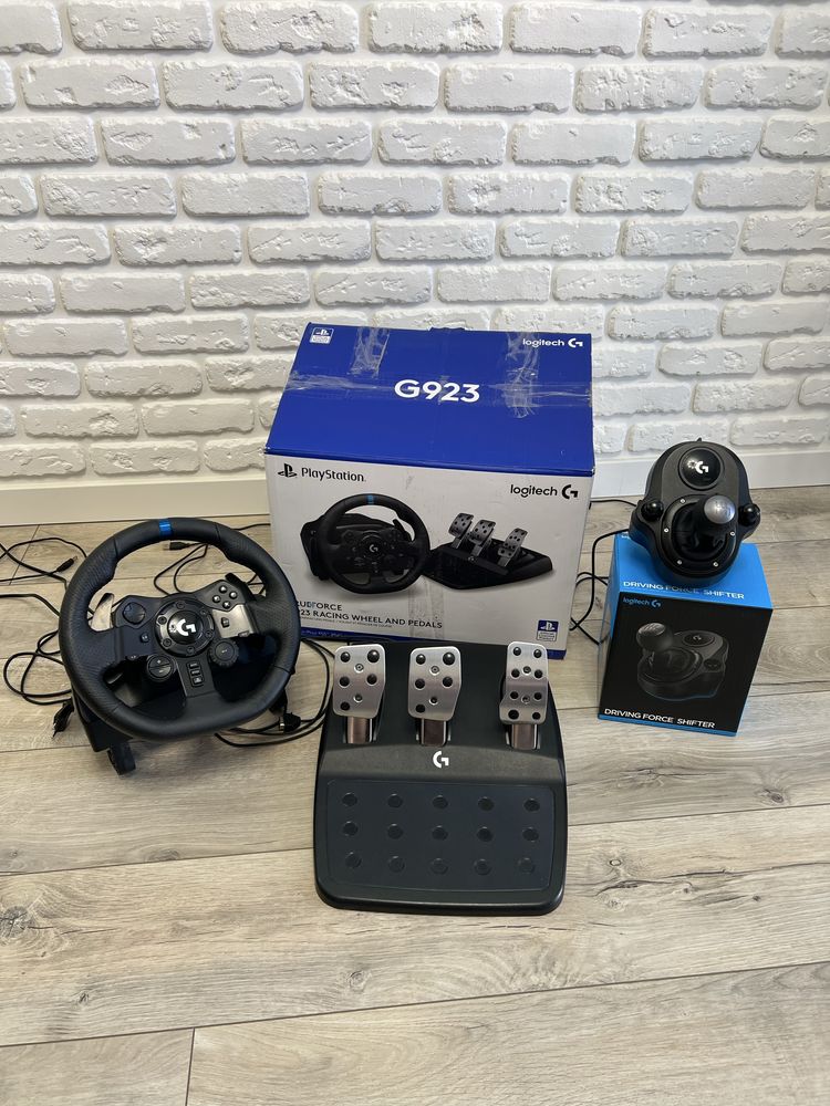 Игровой руль Logitech G923 + Shifter для PS4 / PS5 / PC