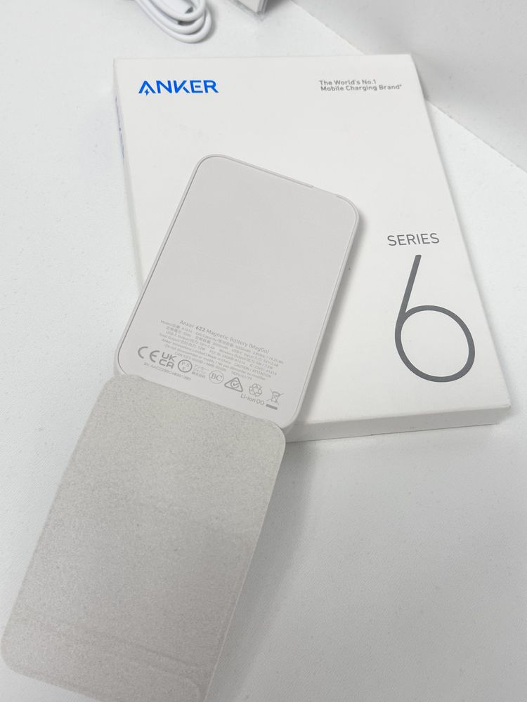 Павербанк зовнішній акумулятор Anker PowerCore Mag-Go 5000 mAh