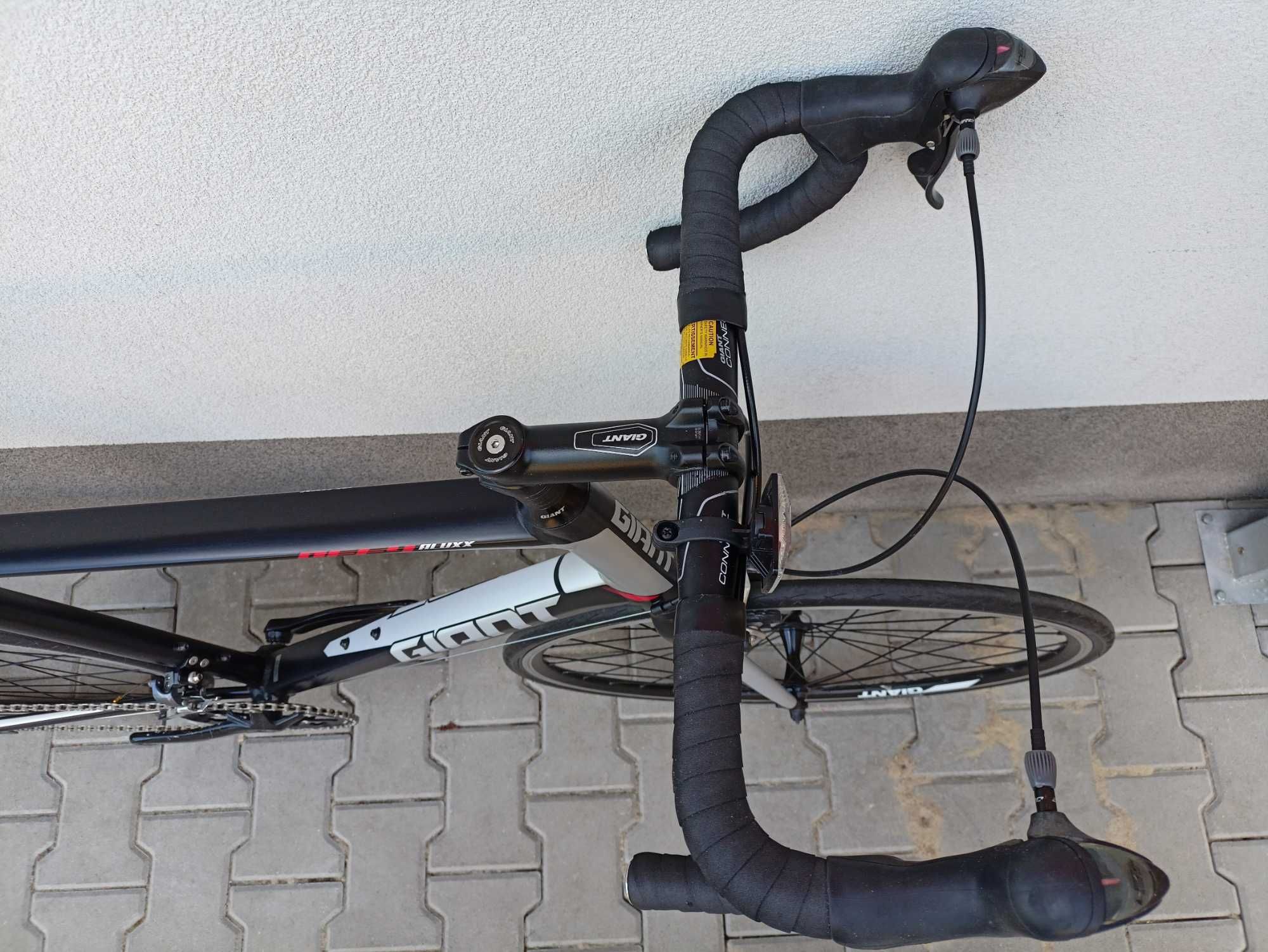 Rower Szosowy GIANT DEFY 5 R XL 60 Claris