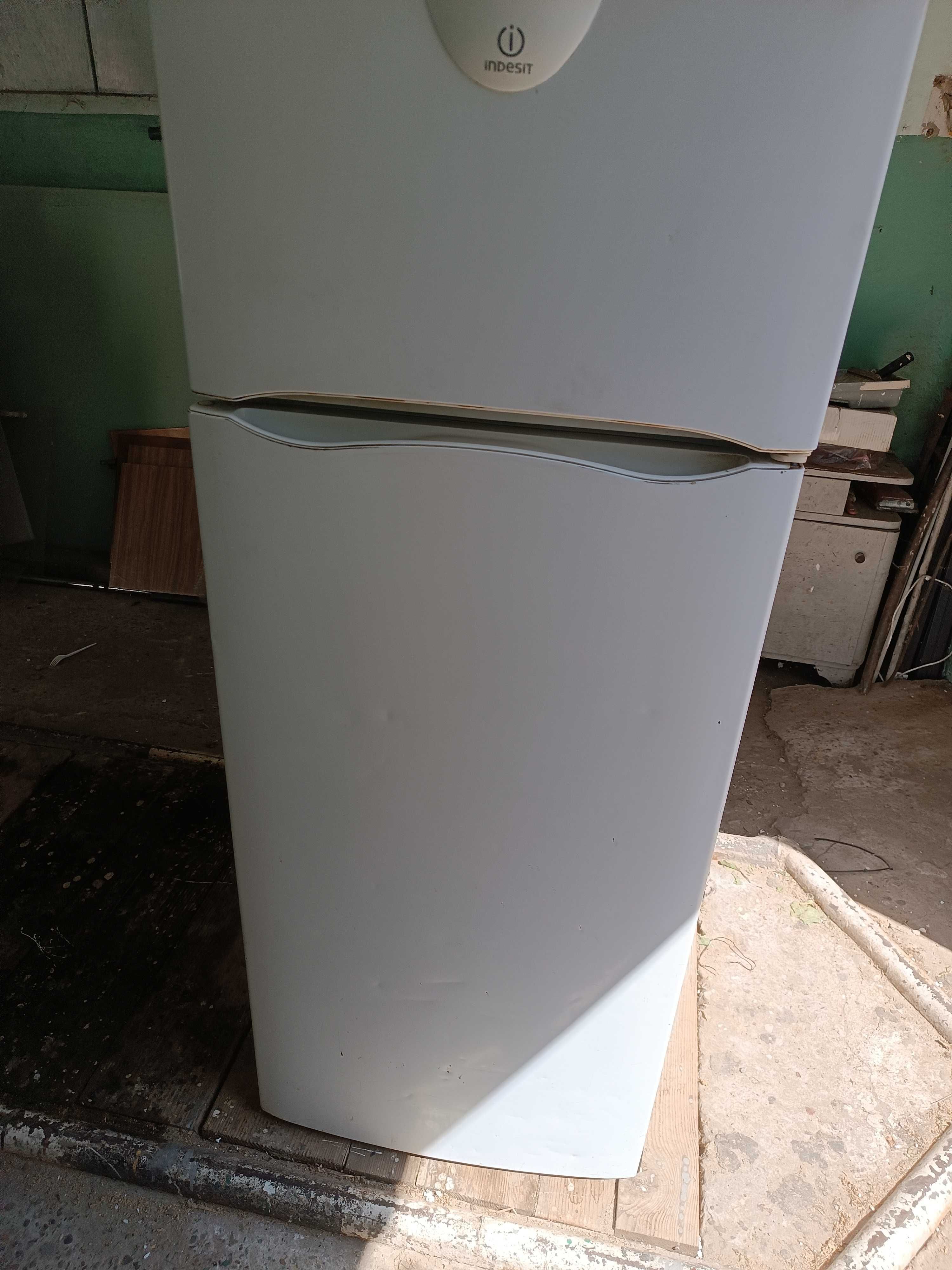 холодильник indesit