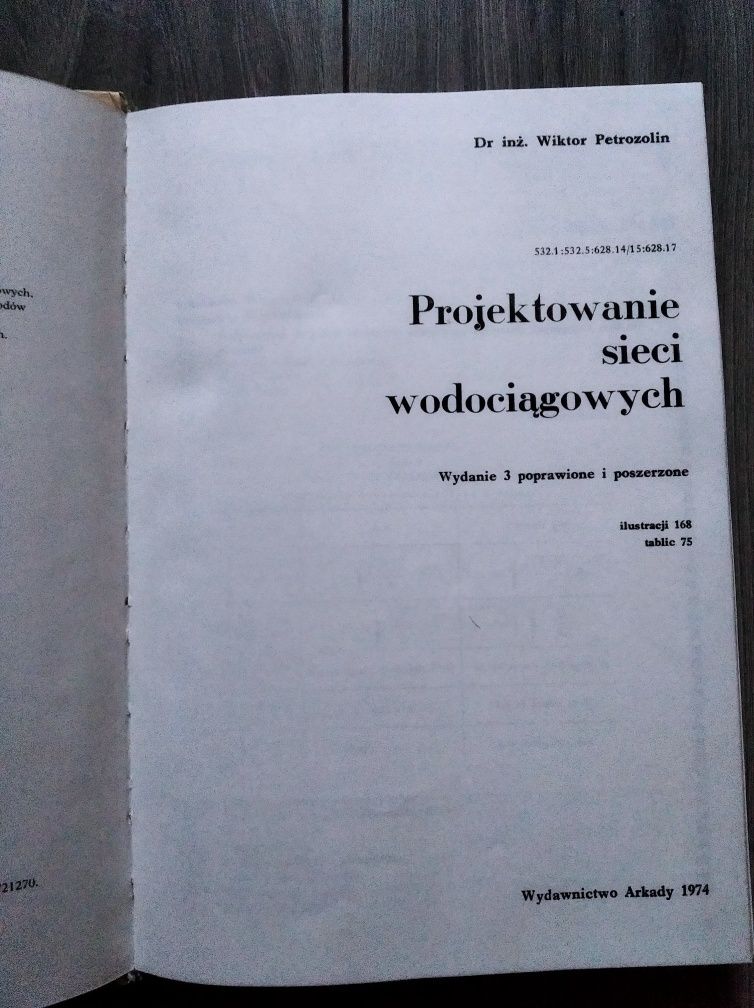 Projektowanie sieci wodociągowych - W. Petrozolin