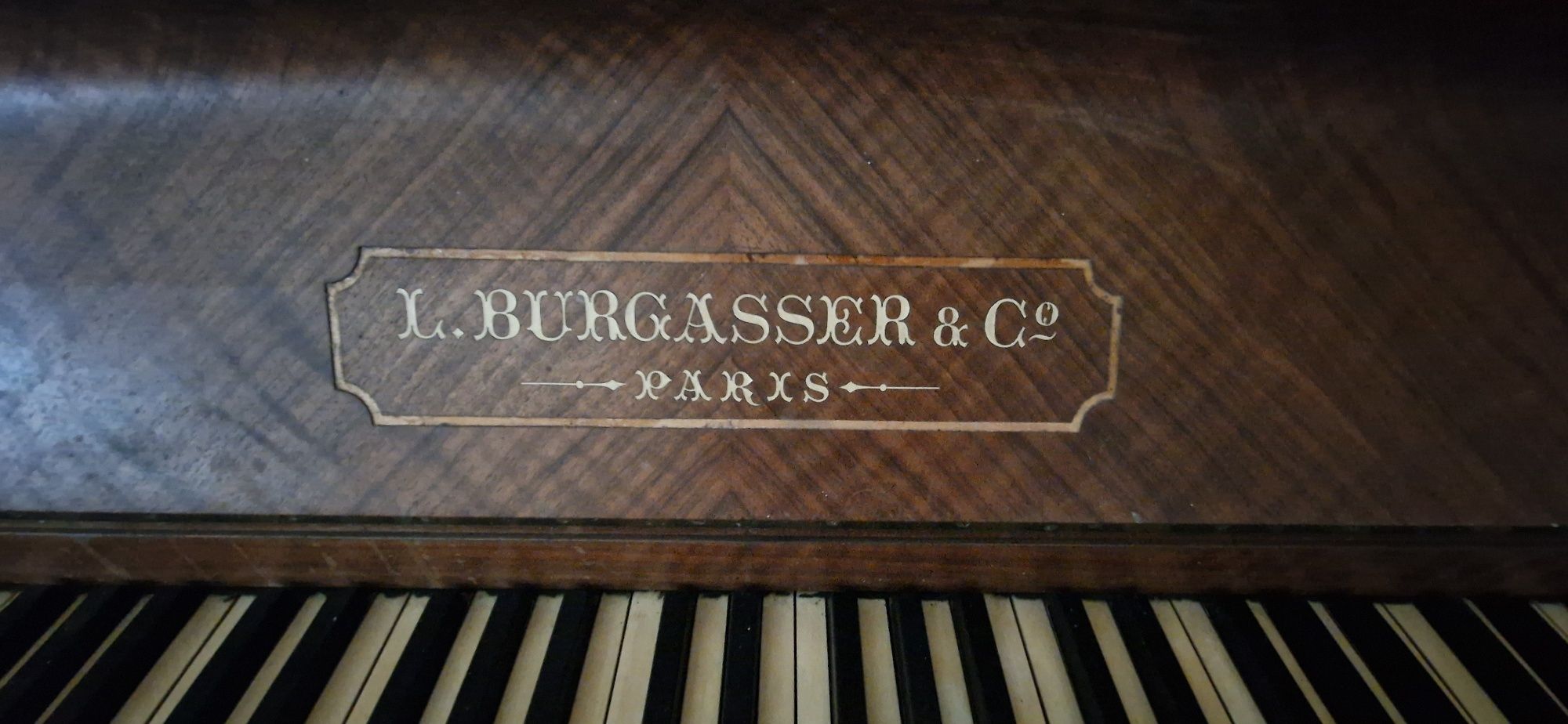 Piano/ órgão antigo