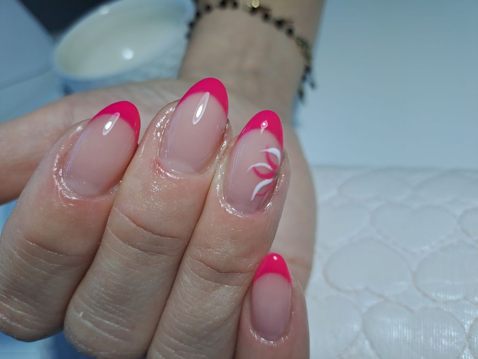 Paznokcie żelowe, manicure hybrydowy, pedicure hybrydowy