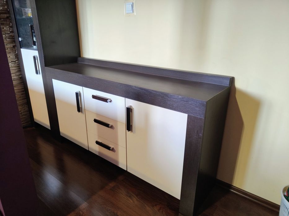 Pilnie sprzedam zestaw mebli do salonu biurko komoda witryna 2 rtv