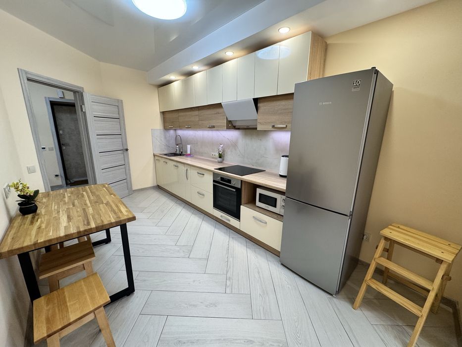 Здам подобово 1 кімнатну квартиру в центр ЖК Резиденція