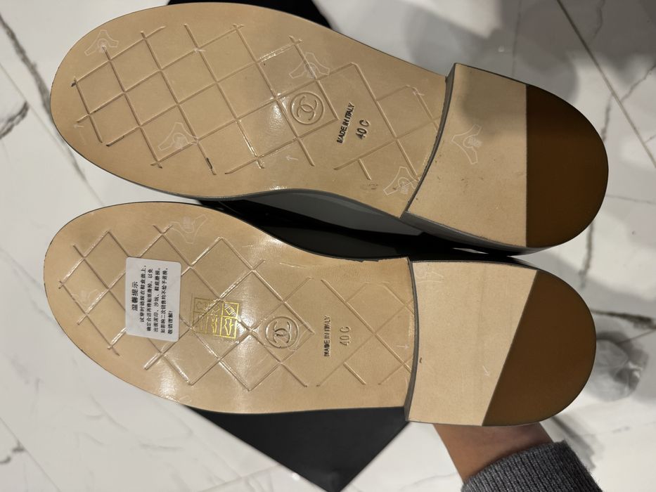 Лофери Chanel сірі трендовий колір