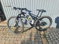 Vendo bicicleta  de btt Trek roda 29 carbono